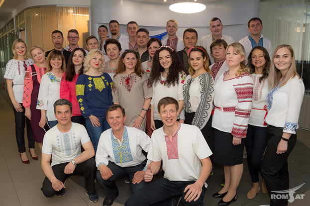 Команда РОМСАТ вдяглась у вишиванки 2019 - Romsat.ua